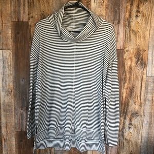 LIZ CLAIBORNE Weekend Sweater. Large.